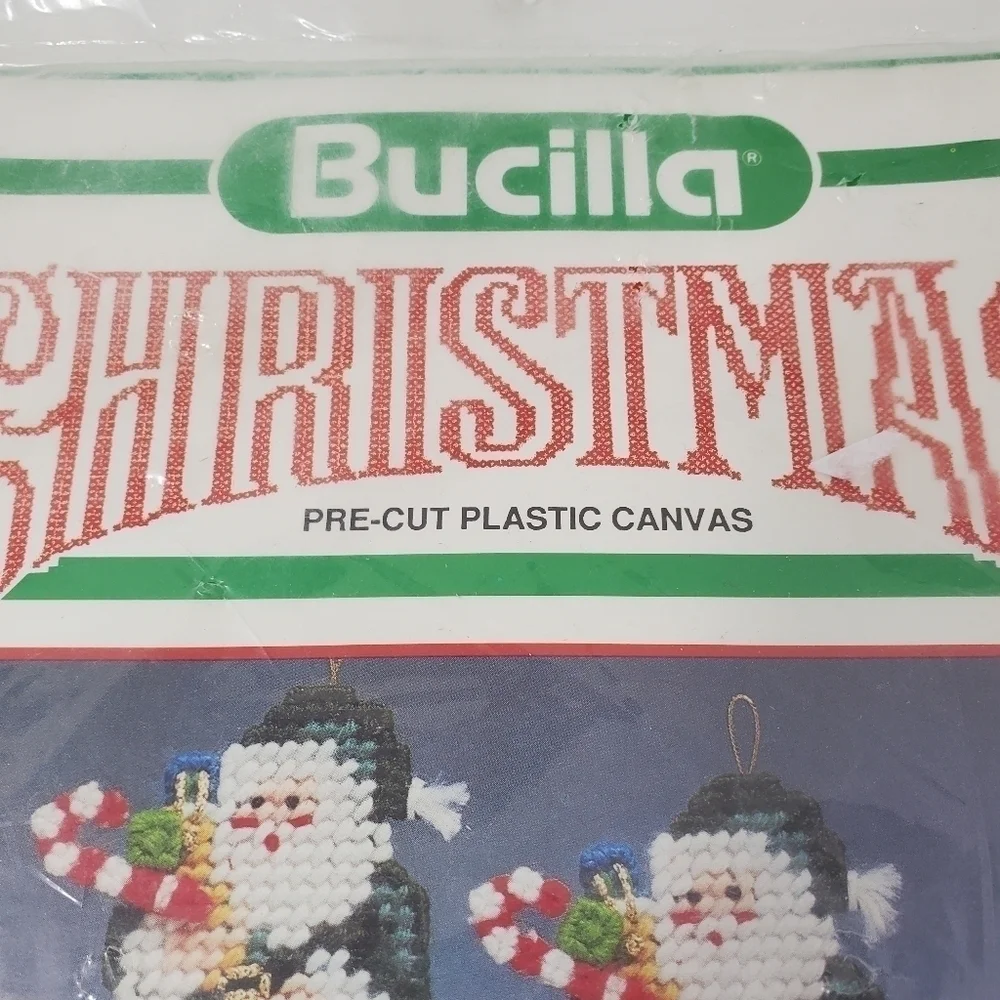 NOS BUCILLA CHRISTMAS ORNAMENT CRAFT KITS SET OF 2 PLASTIC CANVAS SANTA ANTIQUES